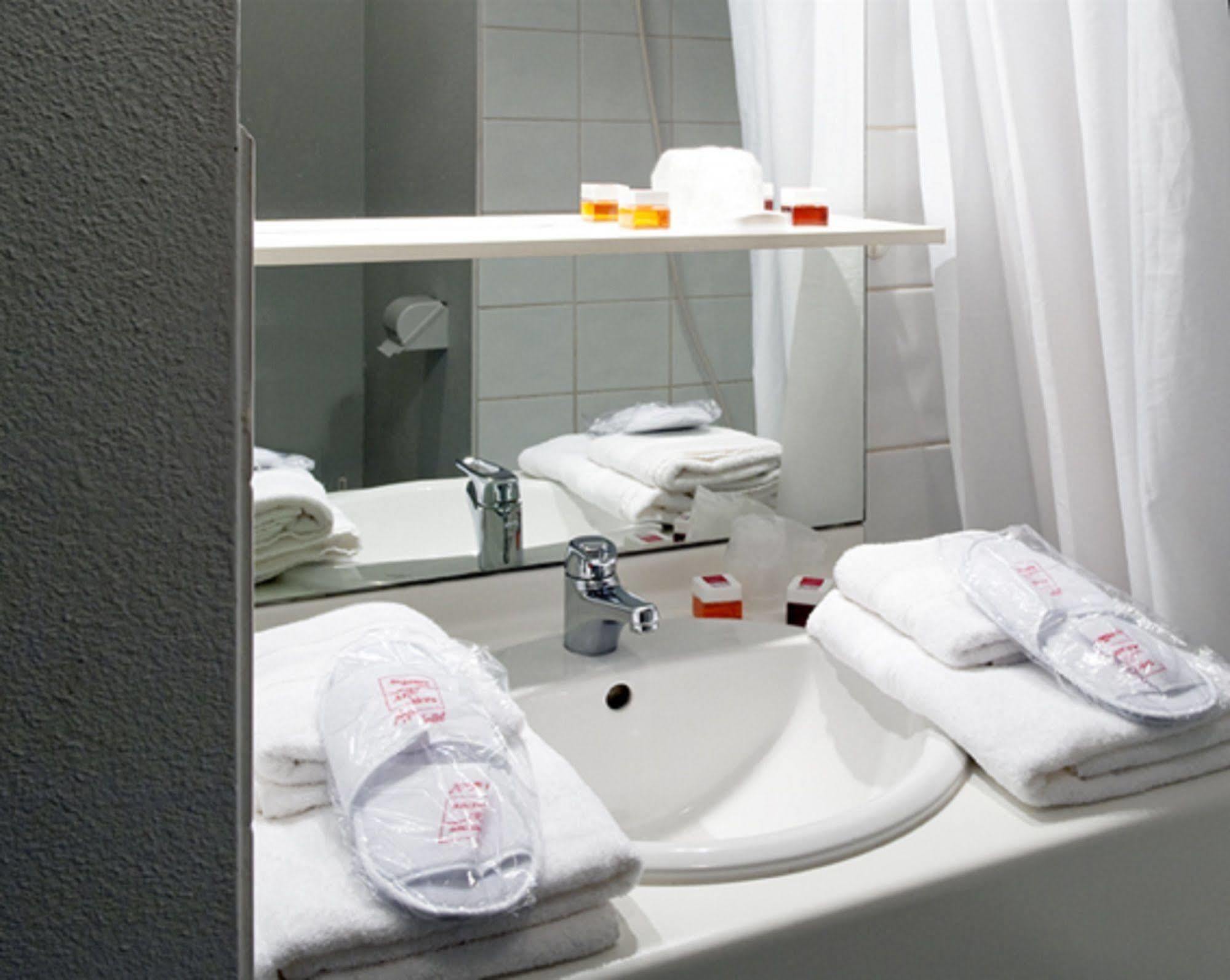 Sejours & Affaires Caen Le Clos Beaumois Exterior foto